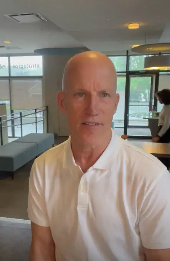 Video testimonial thumbnail