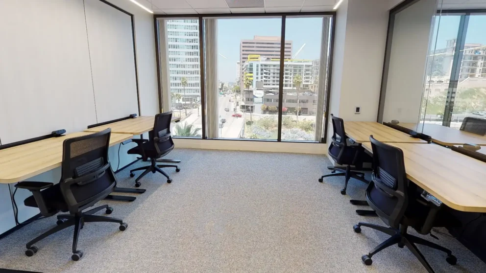 Office team room, Los Angeles Coworking & Private Office Space at Wilshire