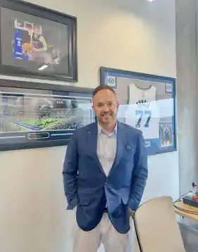 Video testimonial thumbnail